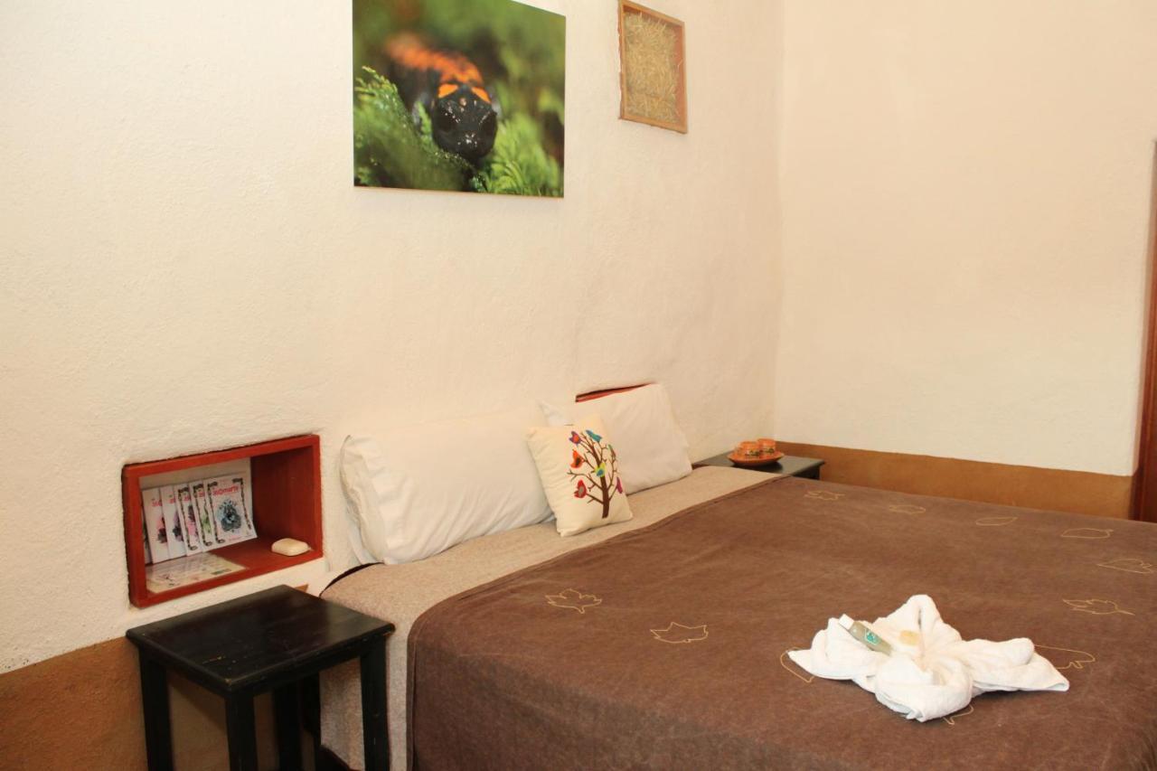 Habitación con cama grande