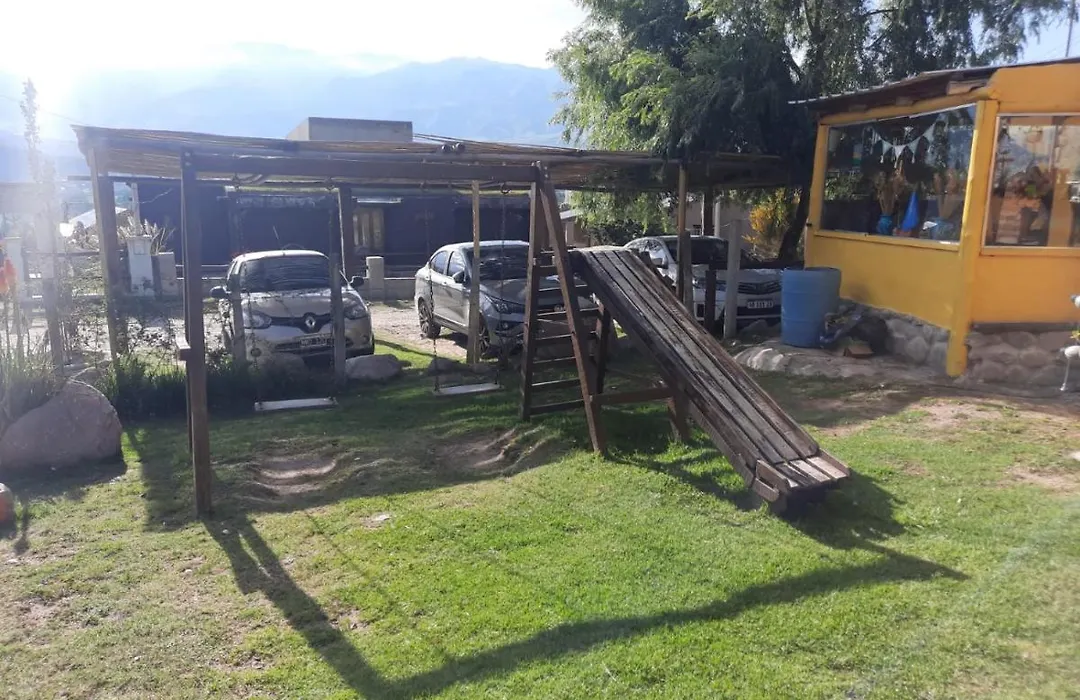 Calefaccionadas cabañas con vista a las montañas - Cabañas del sol-1