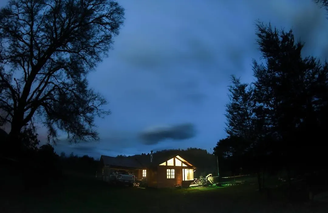 Cabañas Los Canelos Pucon, Hermosa Granja de 20 hectaréas a orillas del Río Liucura-1