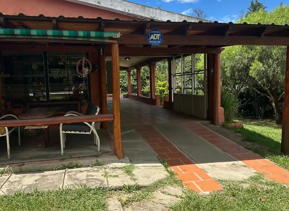 Casa en Cosquín con piscina-1
