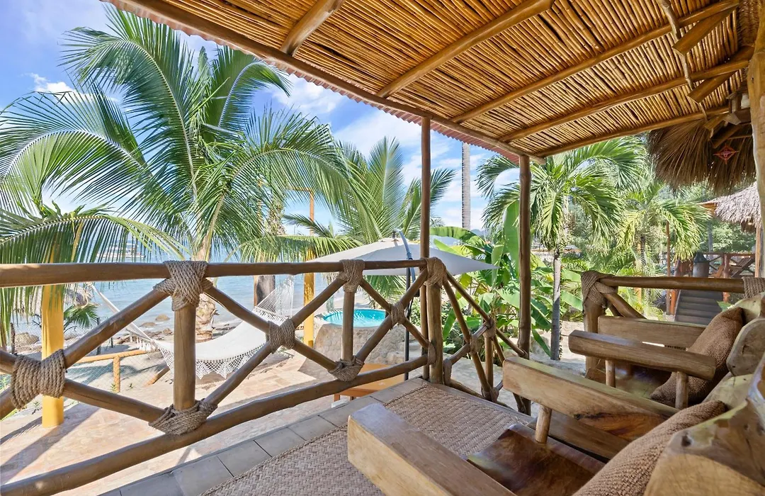 Panchos Paradise Cabaña Parota-1