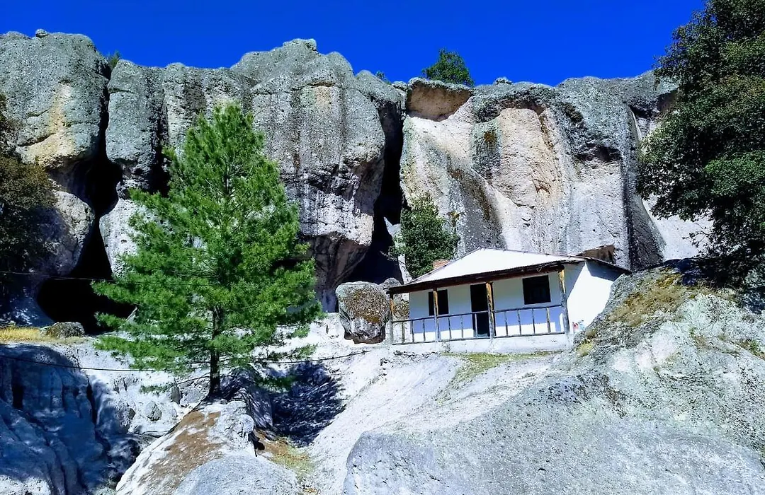 Cabanas En Creel Cuevas De Los Leones-1