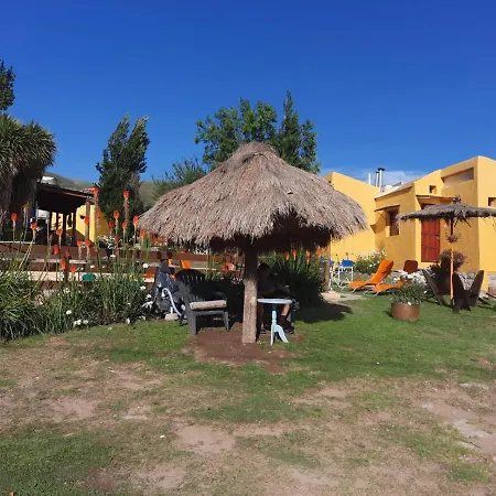 Calefaccionadas cabañas con vista a las montañas - Cabañas del sol-2