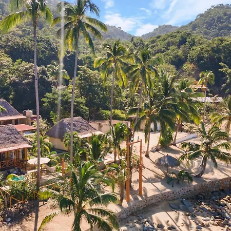 Panchos Paradise Cabaña Parota-2