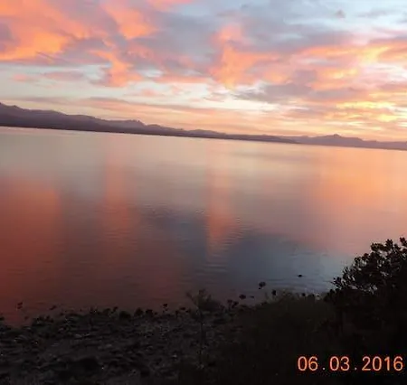 A Orillas Del Lago-3