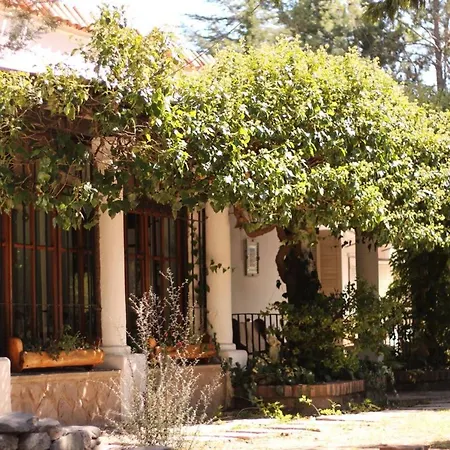 Hosteria y Cabañas Los Mimbres-3