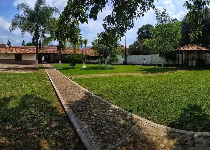 La Casona De La Esmeralda Mascota