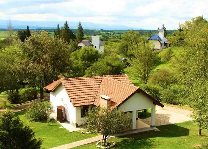 Posada del Halcón - Cabañas y Suites Villa General Belgrano