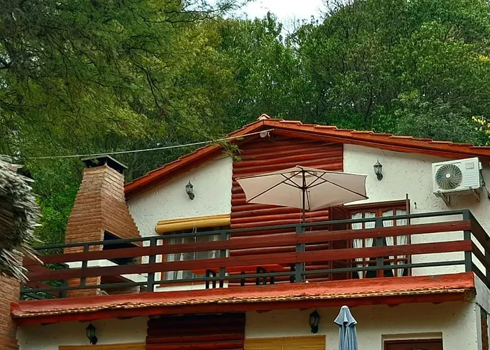 Cabañas de Tronco Silvestre Potrero de los Funes