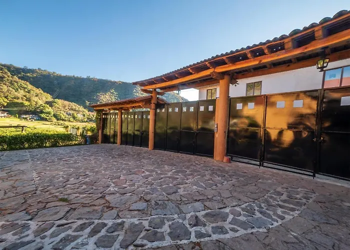 Cabanas Lago Escondido Valle de Bravo