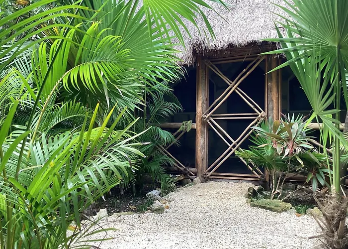 Yaxchen Tulum Cabañas&Cenote