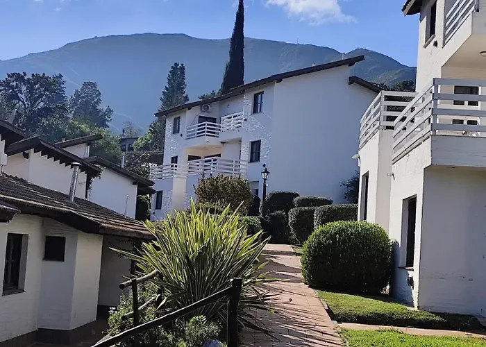 Las Ardillas Cabañas y Suites La Falda