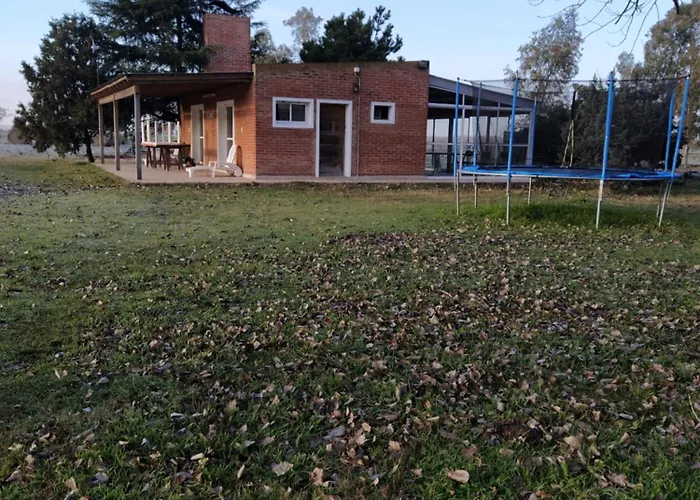 Campo Cuyen, Cabanas Lobos