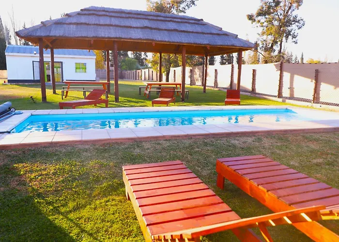 Cabaña con pileta y gran parque en Mendoza AZUL Las Compuertas