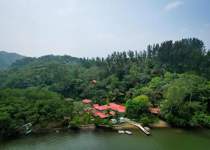 Los Amigos Ecoturismo y Reserva Natural Catemaco