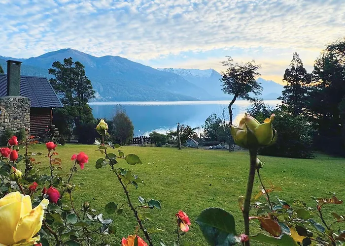 Cabañas Villa Labrador con costa de lago San Carlos de Bariloche