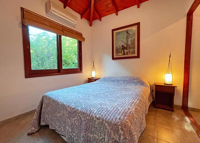 Victoria Cabañas Tigre