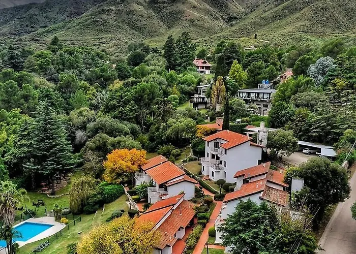 Las Ardillas Cabañas y Suites La Falda