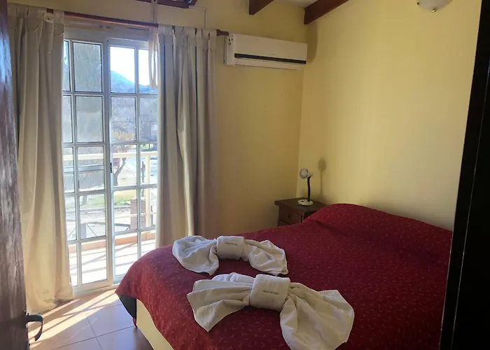Cabanas Del Duende Villa El Volcan 